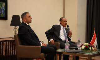 وزير الخارجية يلتقي أعضاء الجالية المصرية في الجزائر وزير الخارجية يلتقي أعضاء الجالية المصرية في الجزائر