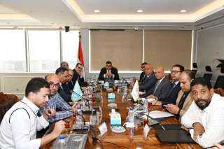 وزير الإسكان يتابع سير العمل بمشروعات الطرق والمرافق... وزير الإسكان يتابع سير العمل بمشروعات الطرق والمرافق والمشروعات السكنية المتنوعة بحدائق أكتوبر