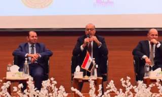 وزير العمل يفتتح ندوة توعوية بقانون العمل الجديد... وزير العمل يفتتح ندوة توعوية بقانون العمل الجديد بحضور ممثلي شركات خاصة