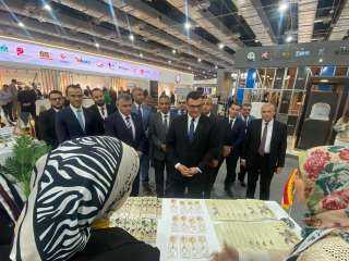 وزير الإسكان يتفقد جناح الوزارة بالمعرض والمؤتمر الدولي... وزير الإسكان يتفقد جناح الوزارة بالمعرض والمؤتمر الدولي للنقل الذكي واللوجستيات والصناعة في دورته السادسة