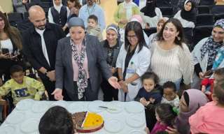 رئيسة المجلس القومي للطفولة والأمومة تزور الأطفال بمستشفى أبو الريش الياباني