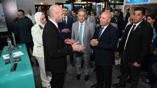 وزير الصناعة والنقل يتفقد قاعة شركات صناعة السيارات... وزير الصناعة والنقل يتفقد قاعة شركات صناعة السيارات ومكوناتها والأجهزة المنزلية بمعرض MEA Industry