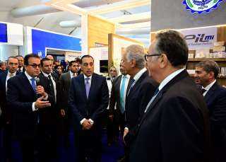 رئيس الوزراء يتفقد معرض ”سمارت ديجيتال هيلث جيت”