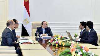 الرئيس السيسي يجتمع مع رئيس الوزراء ووزير الشباب والرياضة
