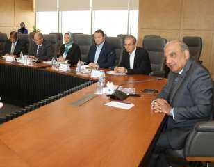 وزير الكهرباء يبحث مع وفد البنك الدولي دعم وتعزيز سبل الشراكة والتعاون في مجالات الطاقات المتجددة