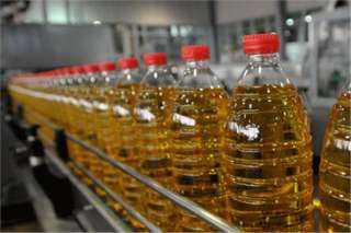 وزير التموين: استمرار الشراكة مع القطاع الخاص لتوفير... وزير التموين: استمرار الشراكة مع القطاع الخاص لتوفير زيوت الطعام للمواطنين بأسعار تنافسية