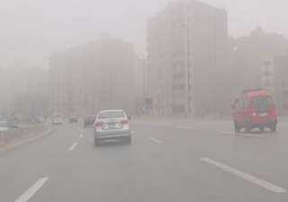 الطقس غدا مائل للبرودة وشبورة وأمطار