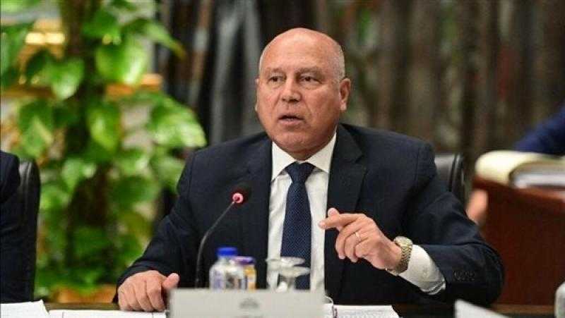 وزير الصناعة والنقل يستعرض استراتيجية تطوير قطاع النقل البحري