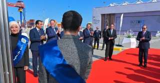 الرئيس السيسي يفتتح محطة سكاي بورتس متعددة الأغراض... الرئيس السيسي يفتتح محطة سكاي بورتس متعددة الأغراض بميناء شرق بور سعيد