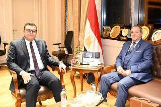 وزير الإسكان يستقبل محافظ بورسعيد لبحث استعدادت المحافظة... وزير الإسكان يستقبل محافظ بورسعيد لبحث استعدادت المحافظة للتعامل مع موسم الأمطار