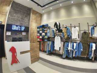 مع دخول الشتاء.. ”What’s Up” تطلق تشكيلتها الجديدة للأزياء النسائية