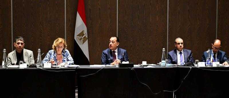 رئيس الوزراء يعقد اجتماعا مع 40 من ممثلي كبريات الشركات والمؤسسات الفكرية والبحثية في جنوب أفريقيا