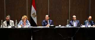 رئيس الوزراء يعقد اجتماعا مع 40 من ممثلي كبريات الشركات والمؤسسات الفكرية والبحثية في جنوب أفريقيا