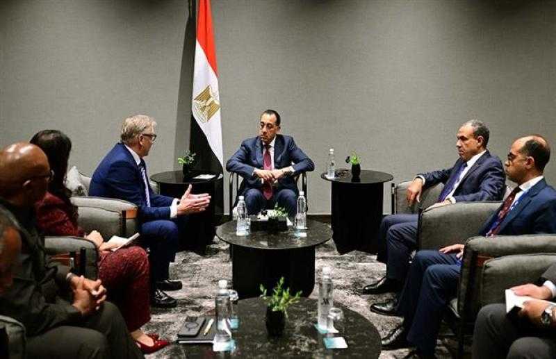 رئيس الوزراء يلتقي مسئولي شركة ”أنجلو جولد أشانتي” المستثمرة في منجم السكري للذهب