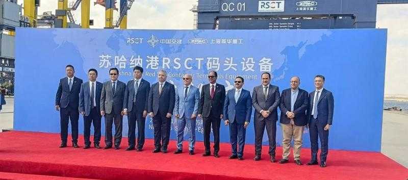 اقتصادية قناة السويس تشهد تسليم 24 وحدة من معدات مناولة الحاويات بمحطة شركة البحر الأحمر للحاويات