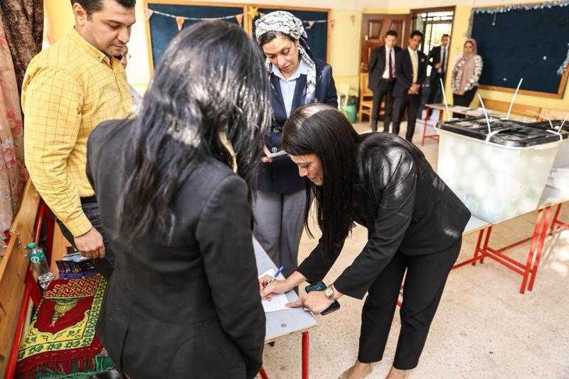 وزيرة التخطيط تدلي بصوتها في المرحلة الثانية من انتخابات مجلس النواب