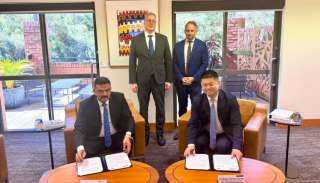 وزير البترول يشهد توقيع خطاب نوايا مع جامعة كيرتن الأسترالية لتطوير قدرات الكوادر التعدينية