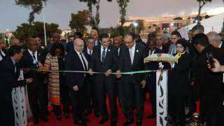 وزير قطاع الأعمال يلتقي الوزير الأول للجمهورية الجزائرية... وزير قطاع الأعمال يلتقي الوزير الأول للجمهورية الجزائرية على هامش المؤتمر الوزاري الأفريقي للأدوية