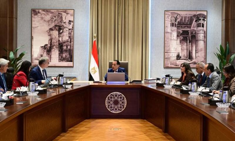 رئيس الوزراء يلتقي مسئولي شركة ”أنجلوجولد أشانتي” مُشغل منجم السكري للذهب