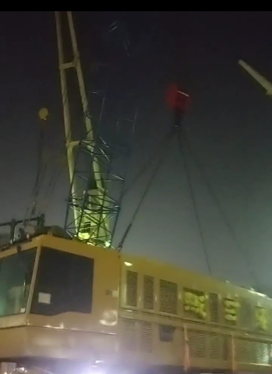 f5004c26a145.jpg